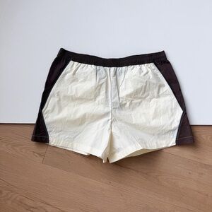 Urban Outfitters BDG Windbreaker Nylon Shorts XL Sporty Minimal Cream Brown NWT